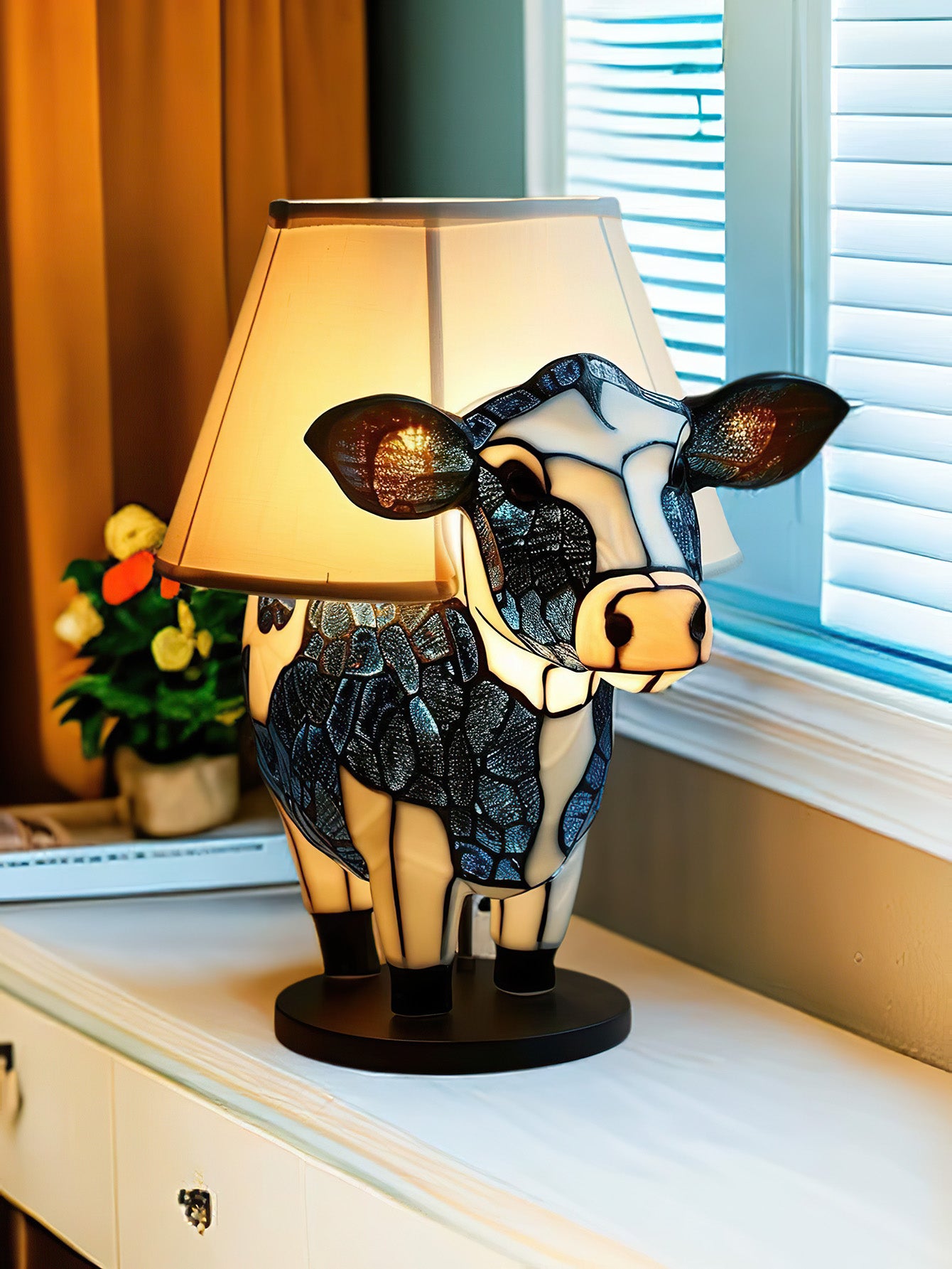 Animal Table Lamp – Creative Resin Night Light - 2 Options